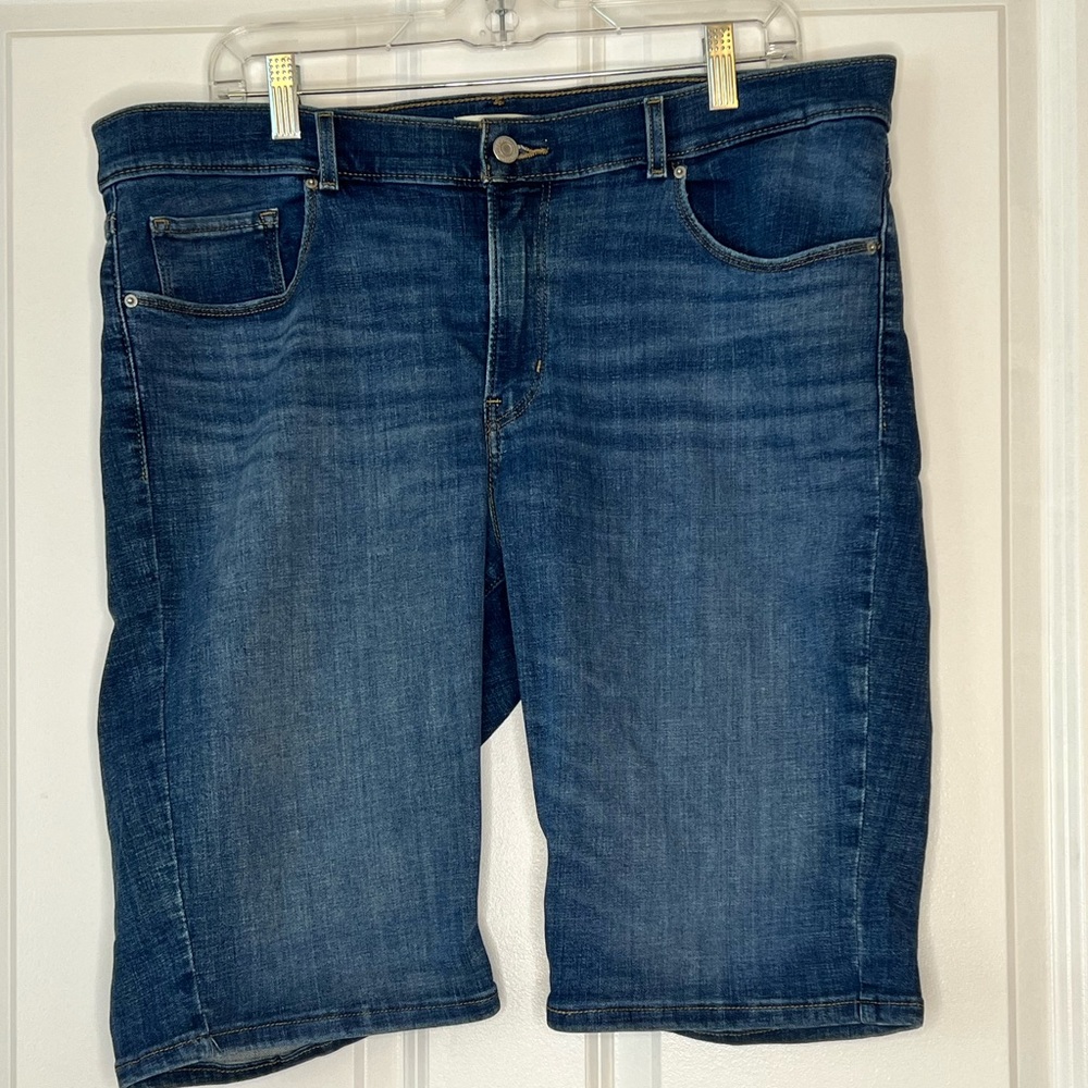 Levi’s CLASSIC BERMUDA WOMEN'S Jean SHORTS